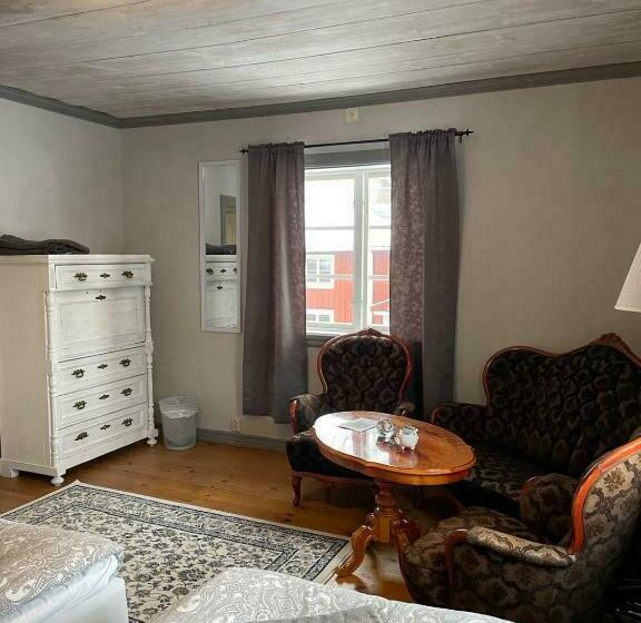 اتاق استاندارد با سرویس بهداشتی مشترک, Hallagårdens B&b
