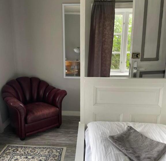 اتاق استاندارد یک نفره, Hallagårdens B&b