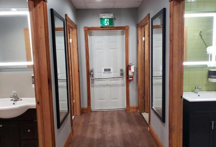 Номер Deluxe, Hepworth Hostel