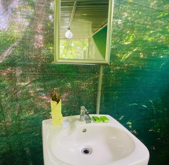 스탠다드 방갈로 정원 전망, Yejos Jungle Lodge