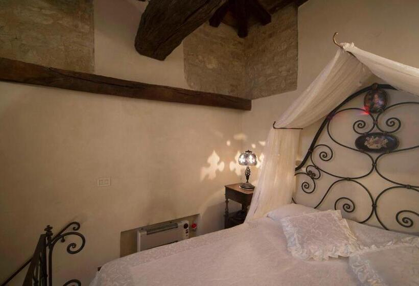 Люкс Superior, Castello Di Vigoleno