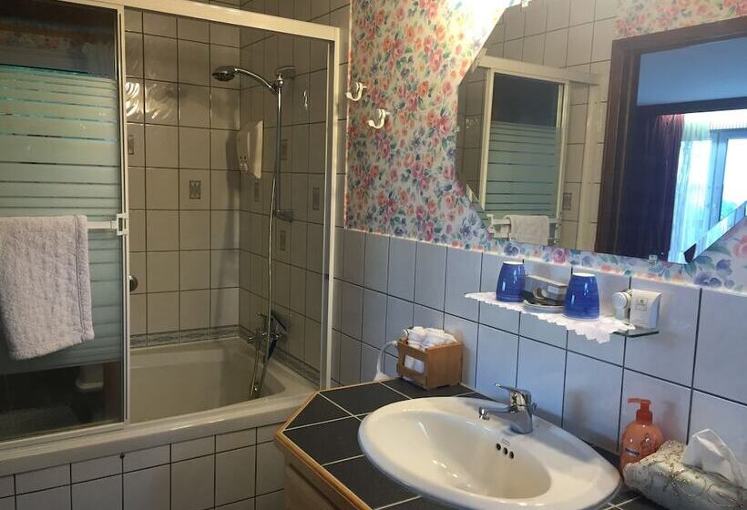Suite with lake view, Chalet Rosemarie