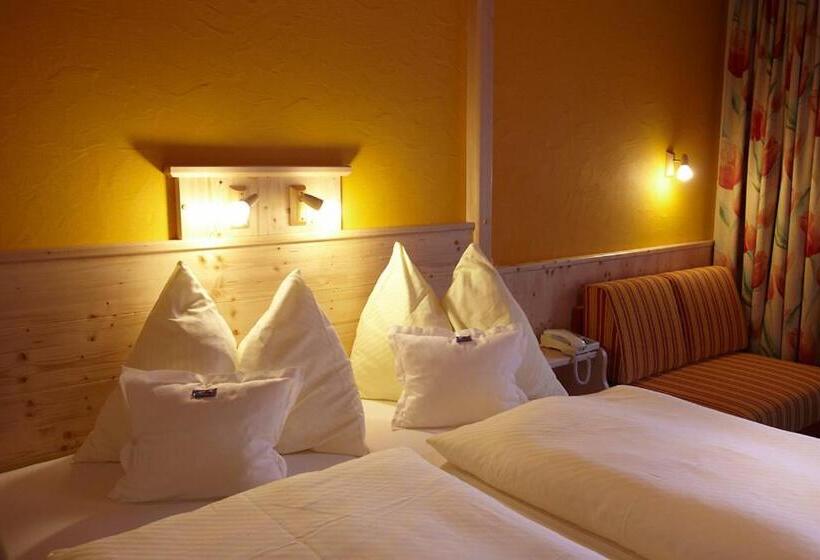Семейный Номер, Das Kleine Familienhotel Koch