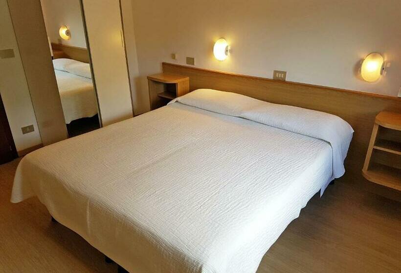 스탠다드 룸, Albergo Miralaghi