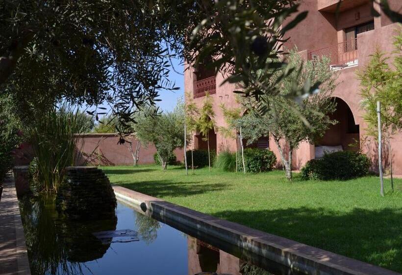 اتاق خانوادگی, Domaine De Tameslohte