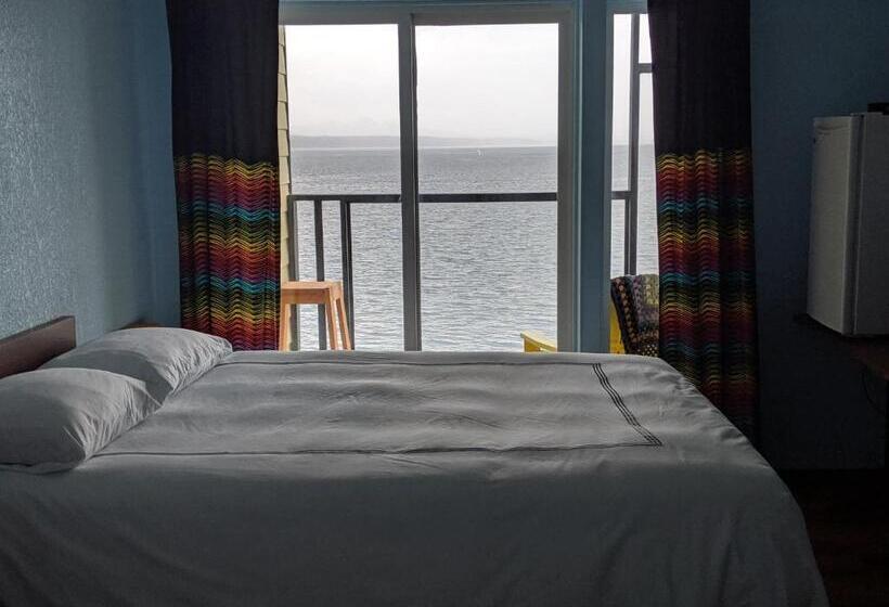 标准间, The Oceanfront