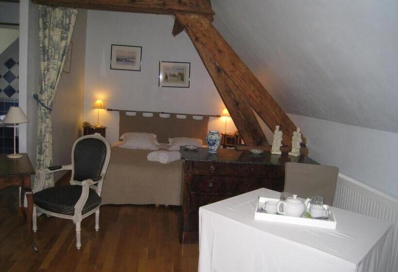 Четырехместный Номер Стандарт, Chambres D Hotes Spa Château D Omiécourt