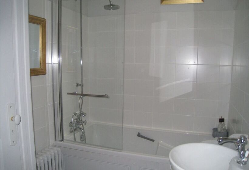 Номер Стандарт, Chambres D Hotes Spa Château D Omiécourt