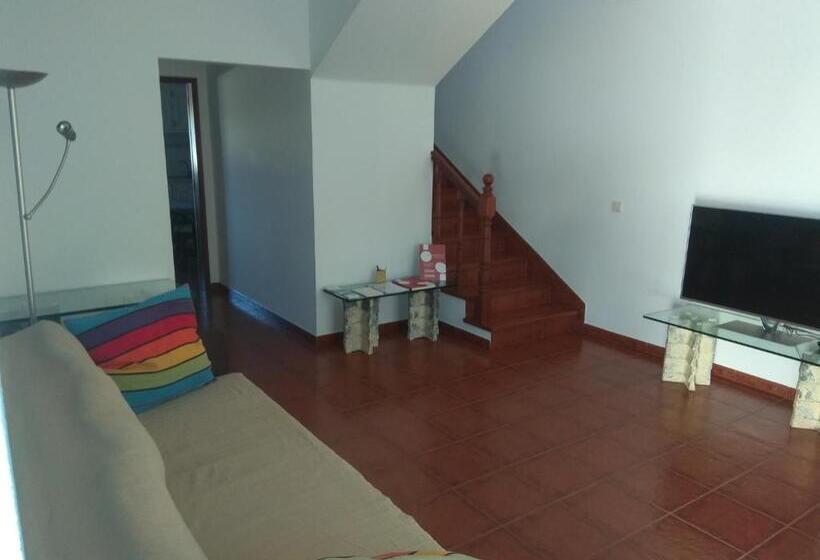 Дом 2 Спальни, Ergobeach House