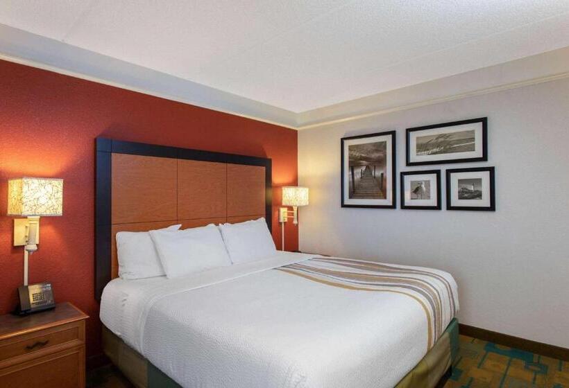 キングサイズベッドのスタンダードルーム, La Quinta By Wyndham Jacksonville Butler Blvd