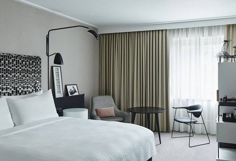 Номер Deluxe, London Marriott  Maida Vale