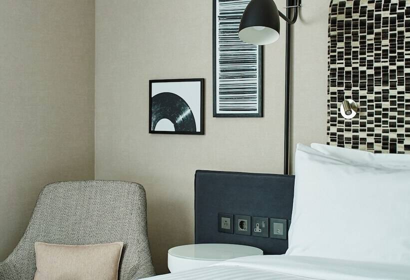 Номер Executive, London Marriott  Maida Vale