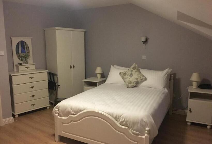 Семейный Номер, Riverside Guesthouse