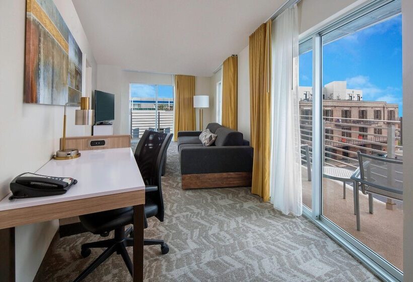 주니어 스위트, Springhill Suites By Marriott New Orleans Warehouse Arts District
