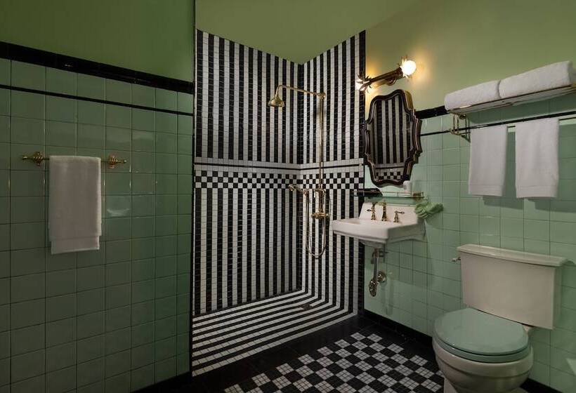 اتاق استاندارد با 2 تخت دوبل, Lafayette Hotel & Club