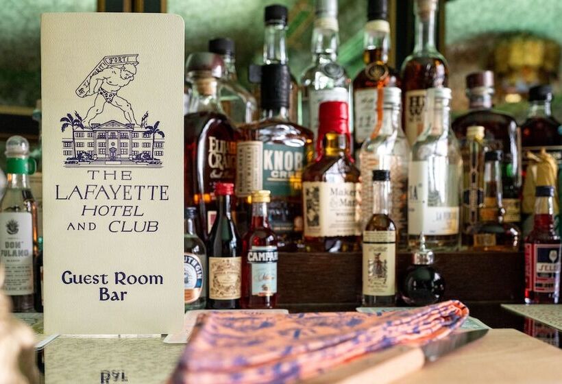 اتاق استاندارد, Lafayette Hotel & Club