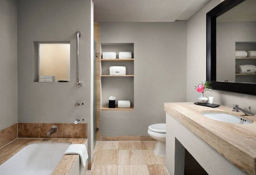 Номер Deluxe Вид на Озеро, The Westin Resort & Spa, Cancun
