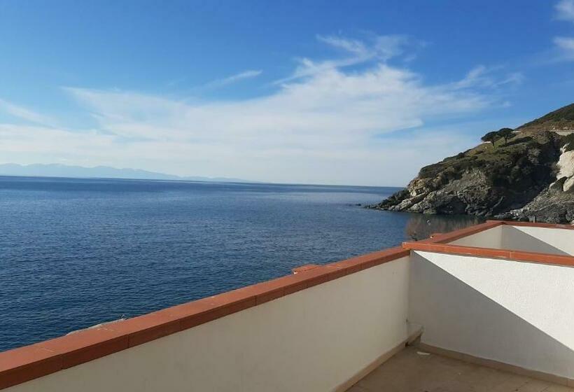 דירת חדר עם נוף לים ומרפסת, Appartamenti   Villa Mare