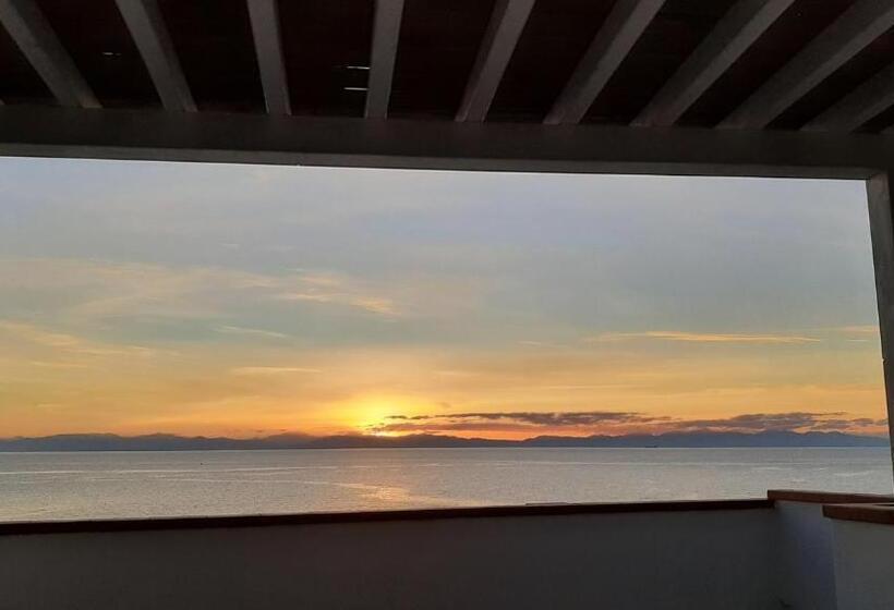 דירת חדר עם נוף לים ומרפסת, Appartamenti   Villa Mare