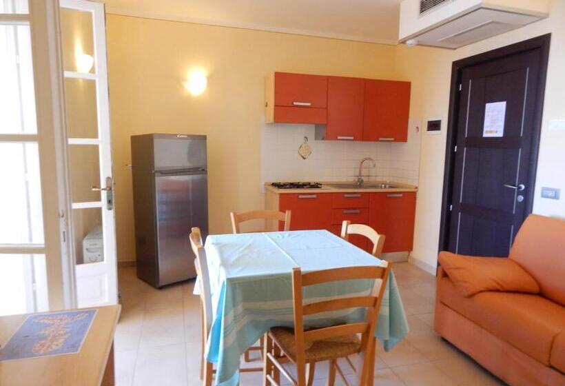דירת חדר עם נוף לים ומרפסת, Appartamenti   Villa Mare