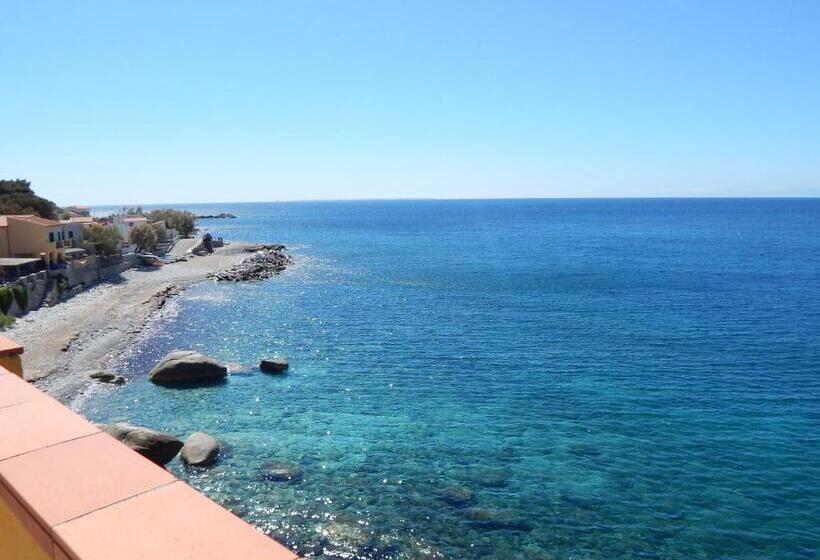 דירת חדר עם נוף לים ומרפסת, Appartamenti   Villa Mare