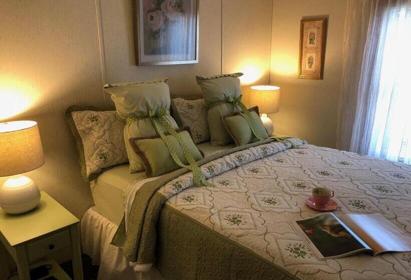 Дом 3 Спальни, Savannah House Wine Country Inn & Cottages