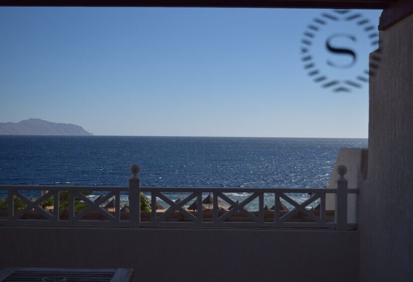 オーシャンビュークラシックルーム, Sheraton Sharm Hotel, Resort, Villas & Spa