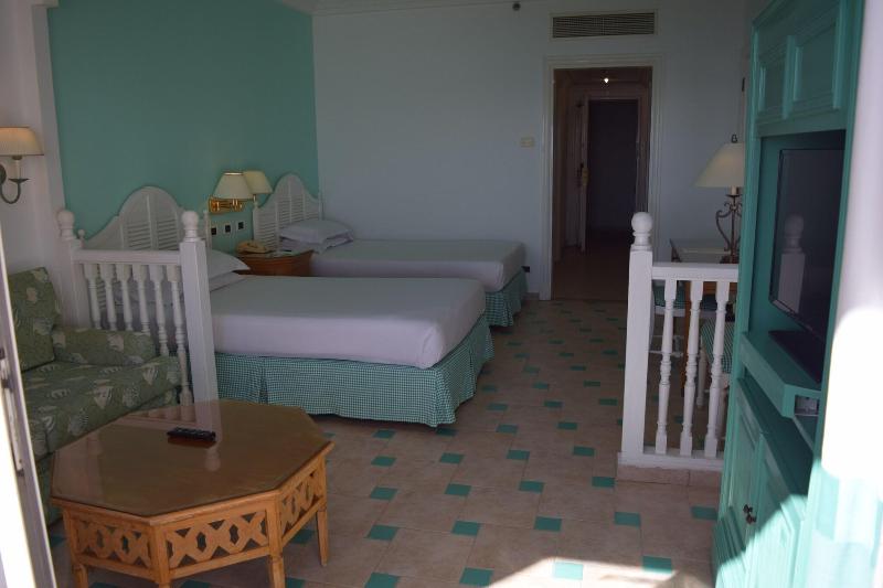 プールビュースタンダードルーム, Sheraton Sharm Hotel, Resort, Villas & Spa