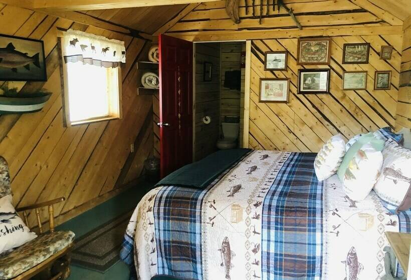 Хижина, Wrangell Mountain Lodge  Private Bathroom With Shower