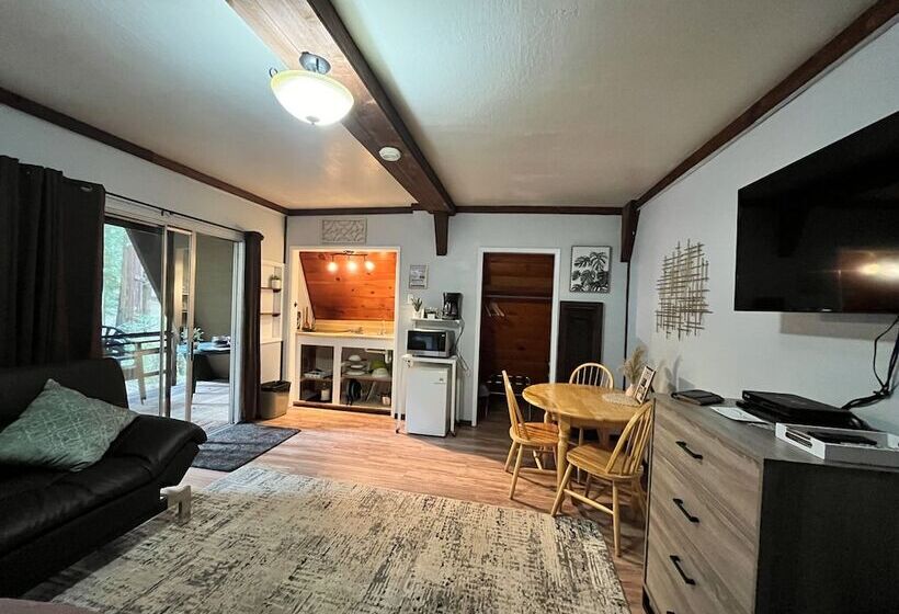 Студия Стандарт Двуспальная Кровать, Redwoods River Resort
