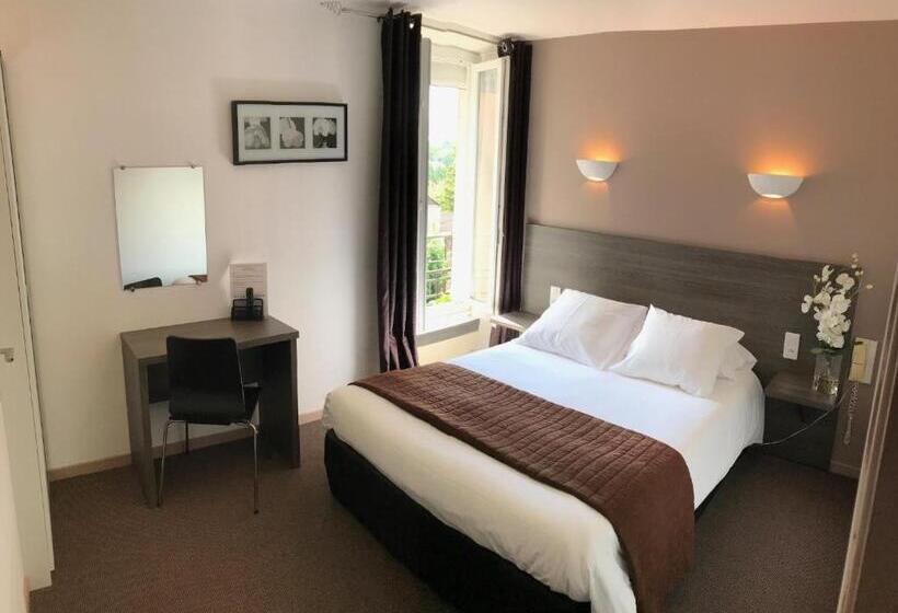 Номер Стандарт, Hôtel Du Château