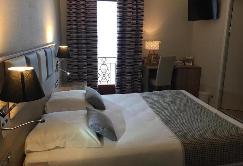 اتاق استاندارد با چشم‌انداز دریاچه, Hôtel Des Princes