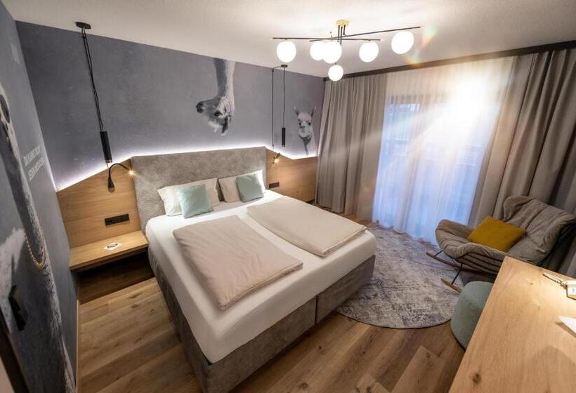 Classic room with balcony, Landrefugium Obermüller Spa & Naturresort 4,5 Sterne