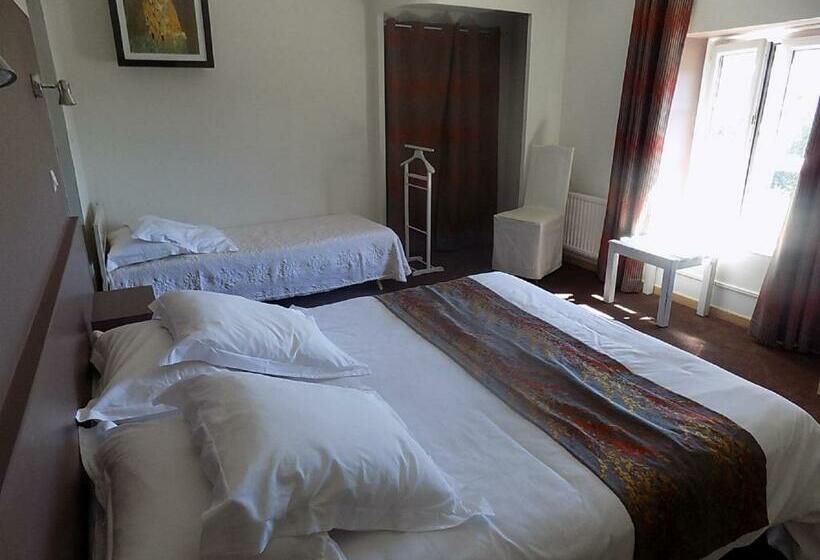 Трехместный Номер Классика, Logis Hôtel & Spa Le Saint Antoine