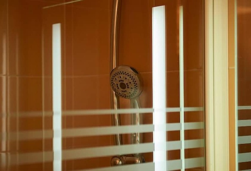 Номер Стандарт, Logis Hôtel Le Grand Cerf
