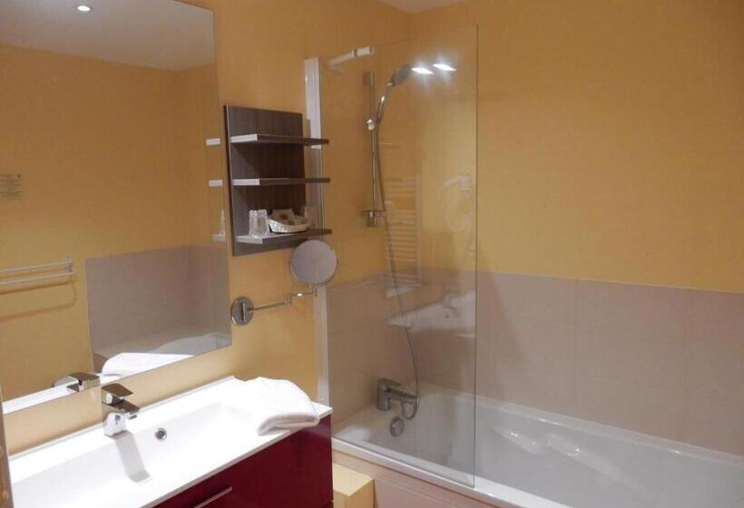 Трехместный Номер Комфорт, Logis Hôtel Saint Hubert
