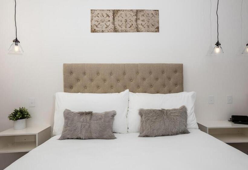 스탠다드 스튜디오 퀸 침대, Newington Apartments