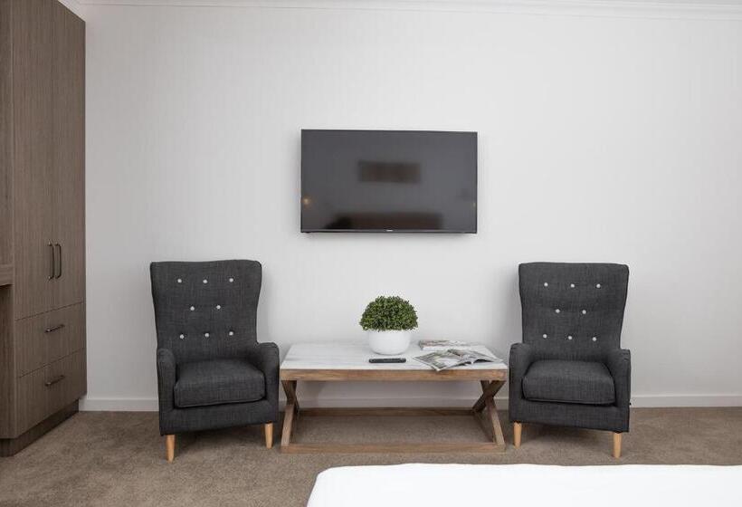 스탠다드 스튜디오 퀸 침대, Newington Apartments