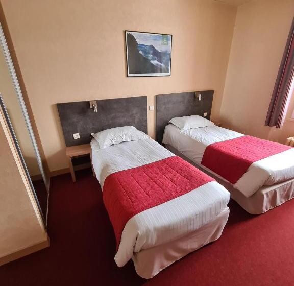 Четырехместный Номер Классик, Hostellerie Du Cantal