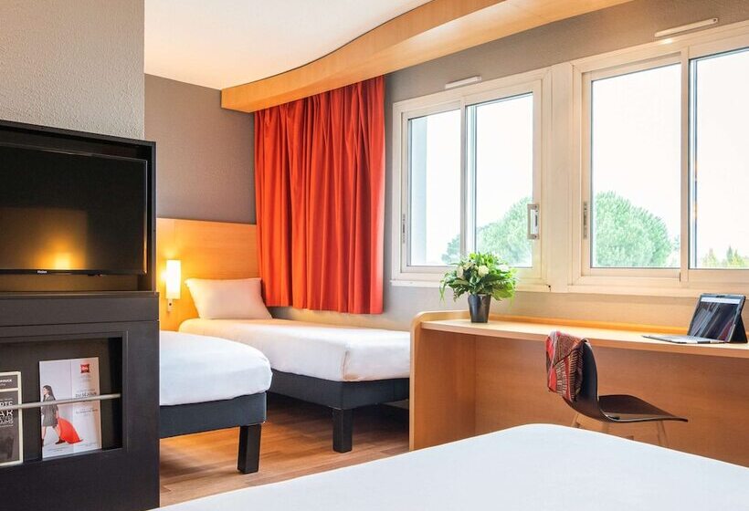 Номер Стандарт, Ibis Quimperlé