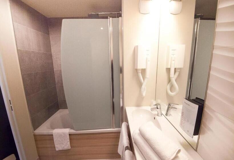 اتاق استاندارد چهار تخته, Kyriad Clermont Ferrand Nord  Riom