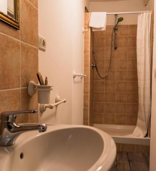 اتاق اکونومی, Antica Terrazza Frascati