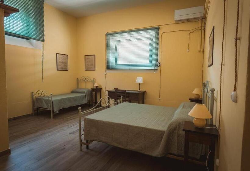 Номер Стандарт Трехместный, Casale Trainaro