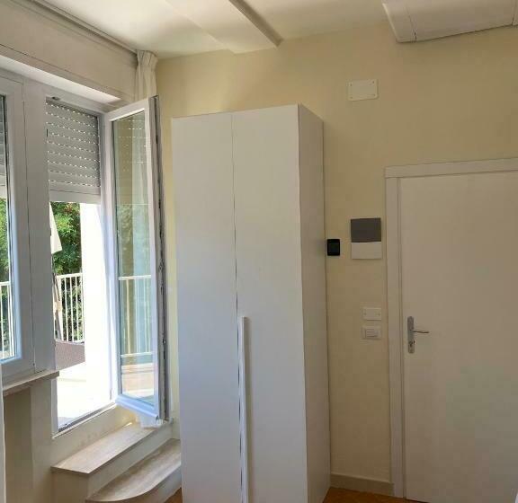 اتاق استاندارد با بالکن و چشم‌انداز دریا, Acquaviva Experience B&b