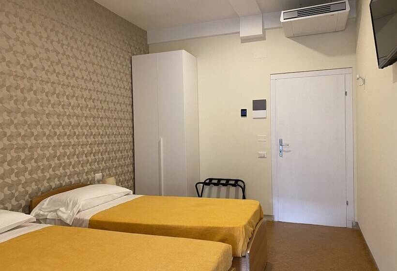 اتاق اکونومی, Acquaviva Experience B&b