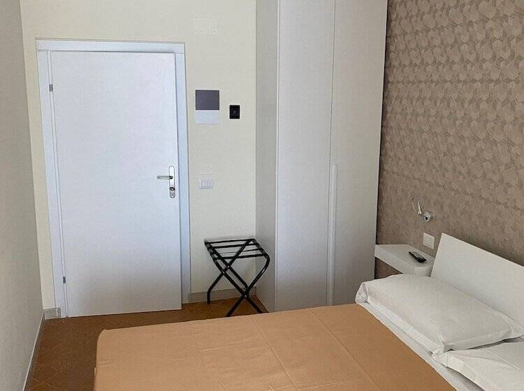 اتاق اکونومی, Acquaviva Experience B&b