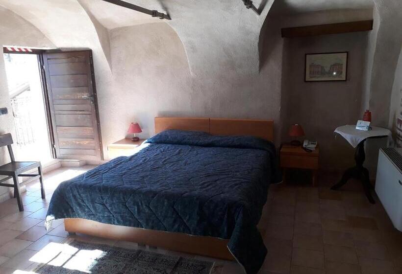 Номер Стандарт, Relais La Font