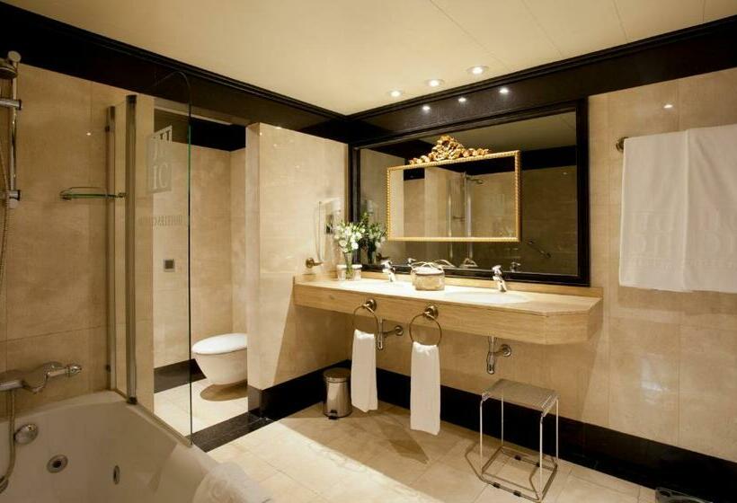 小型豪华套房, Sevilla Center