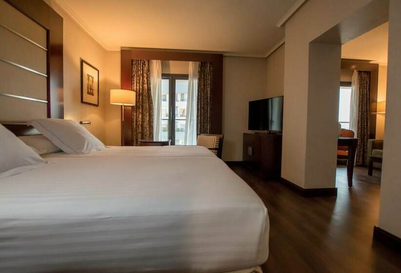 سوییت جونیور لوکس, Sevilla Center