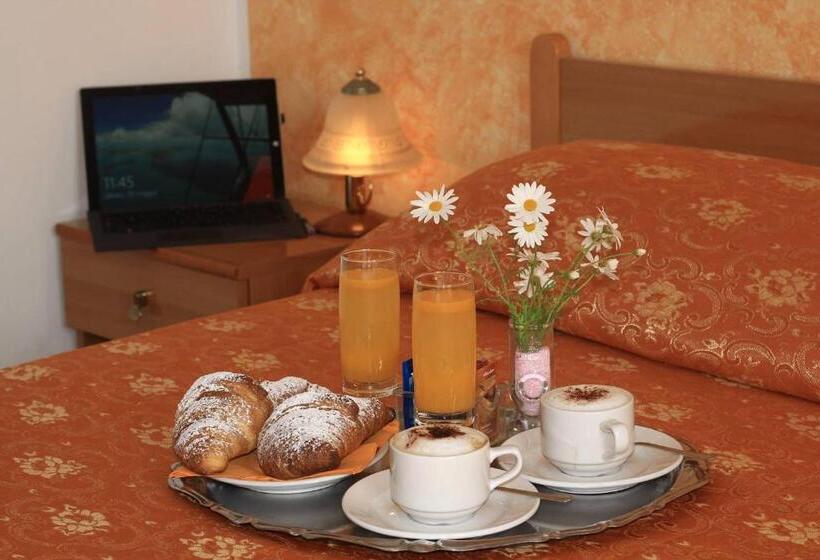 اتاق لوکس با بالکن, Camere Santa Margherita